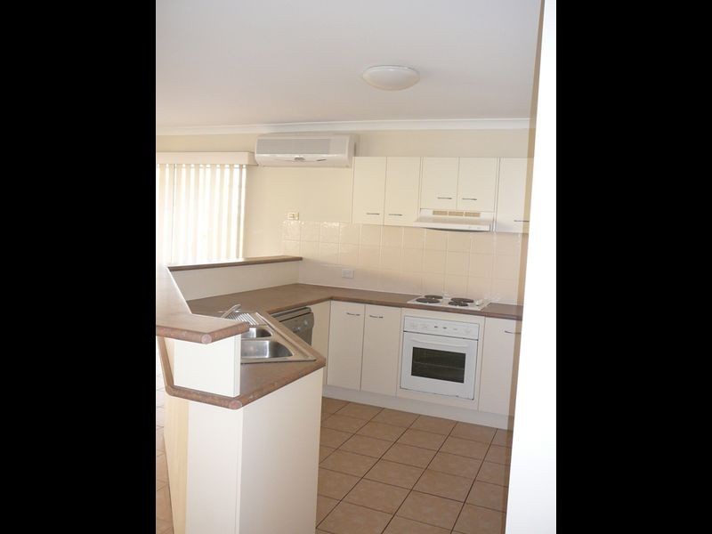 18/8 John Paul Drive, Daisy Hill QLD 4127