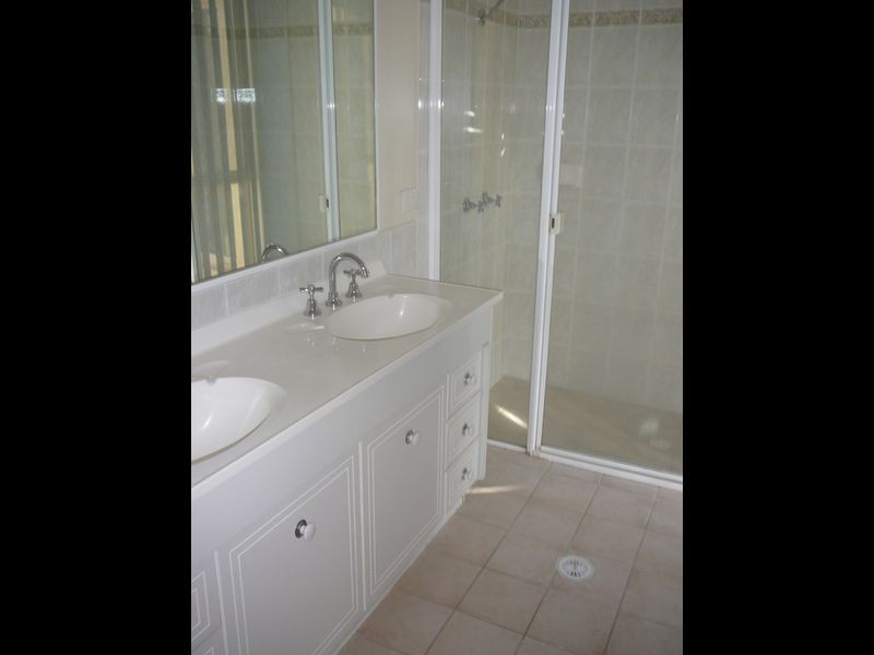 18/8 John Paul Drive, Daisy Hill QLD 4127