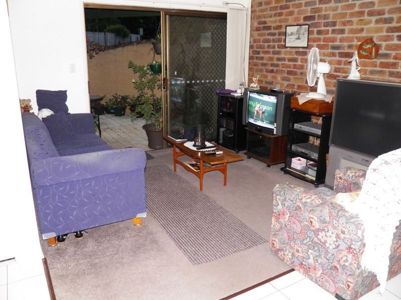 2/19 Chatswood Road, Daisy Hill QLD 4127