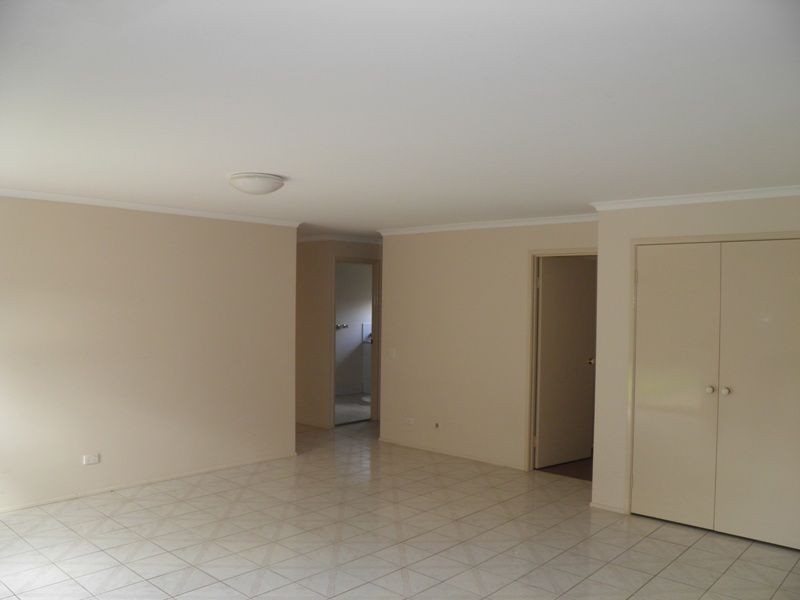 6 Mattes Place, Meadowbrook QLD 4131