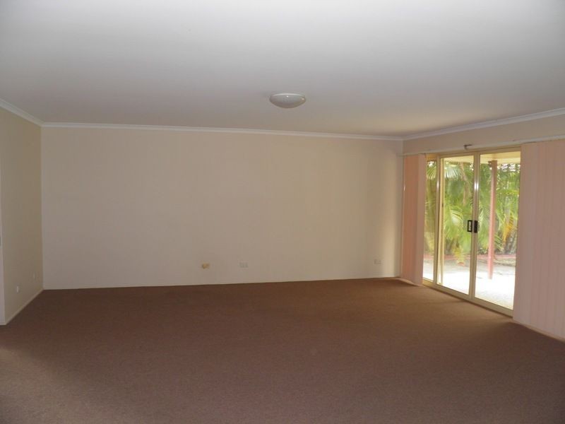 6 Mattes Place, Meadowbrook QLD 4131