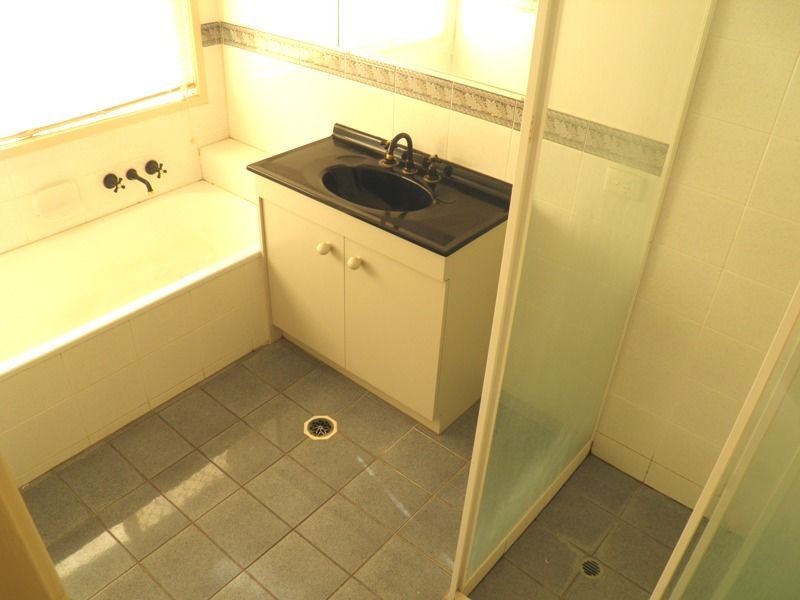 6 Mattes Place, Meadowbrook QLD 4131