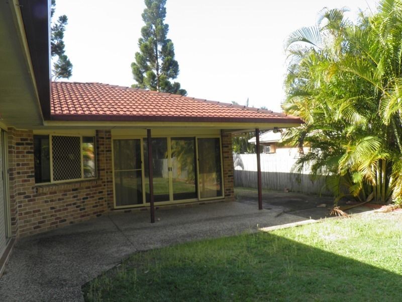 6 Mattes Place, Meadowbrook QLD 4131