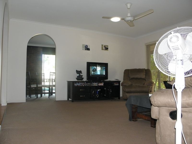 25 Springfield Crescent, Daisy Hill QLD 4127