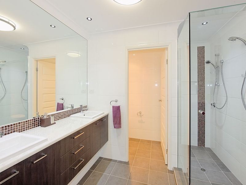 102 John Markwell Parade, Daisy Hill QLD 4127