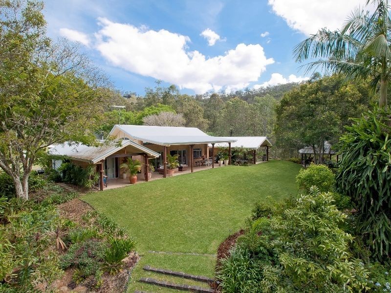 10 Armstrong Road, Belivah QLD 4207