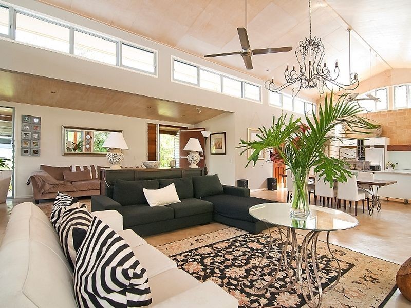 10 Armstrong Road, Belivah QLD 4207