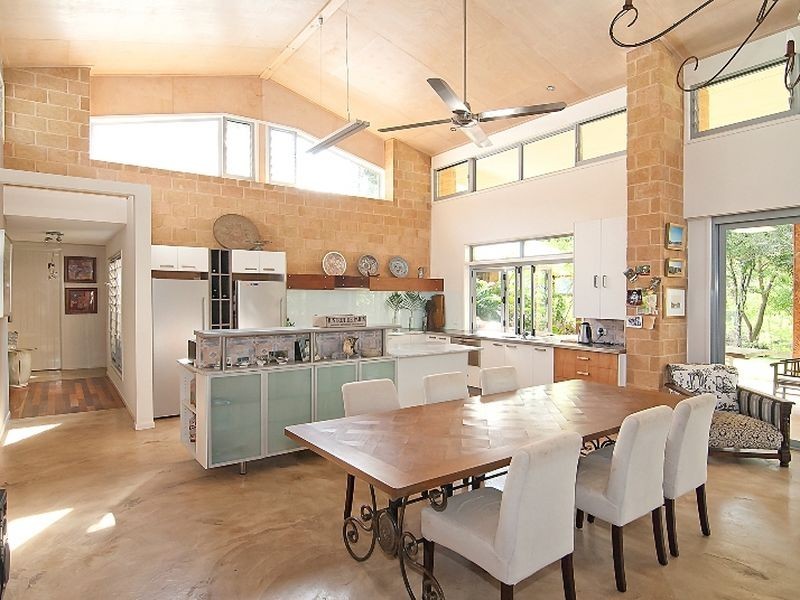 10 Armstrong Road, Belivah QLD 4207