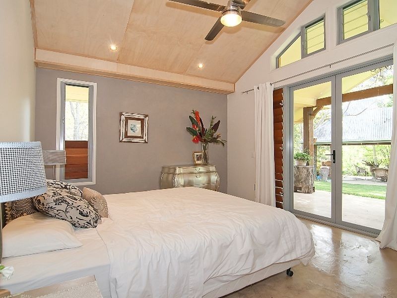 10 Armstrong Road, Belivah QLD 4207