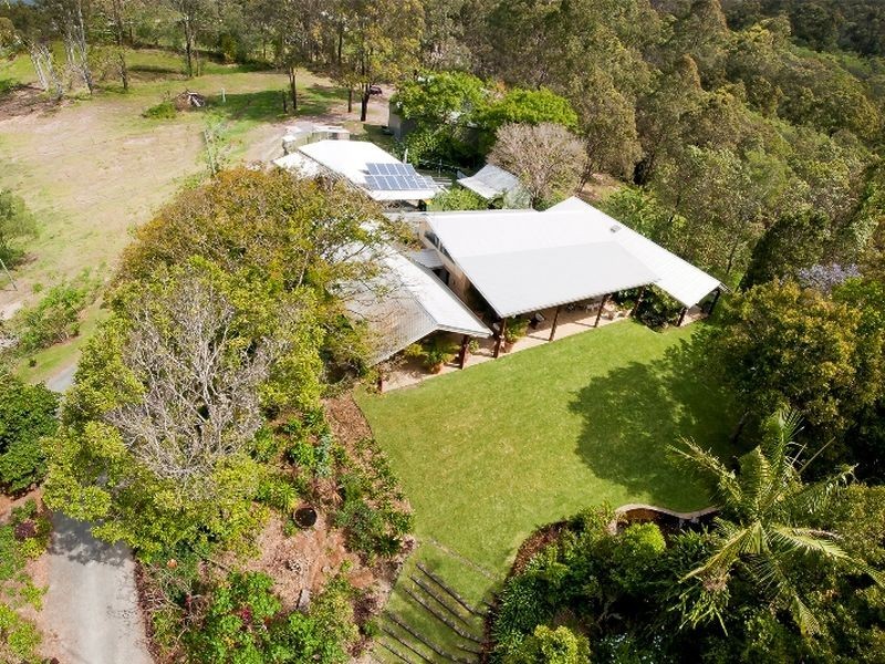 10 Armstrong Road, Belivah QLD 4207