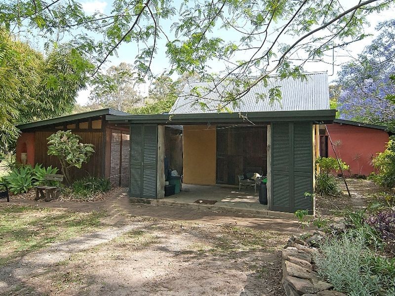 10 Armstrong Road, Belivah QLD 4207