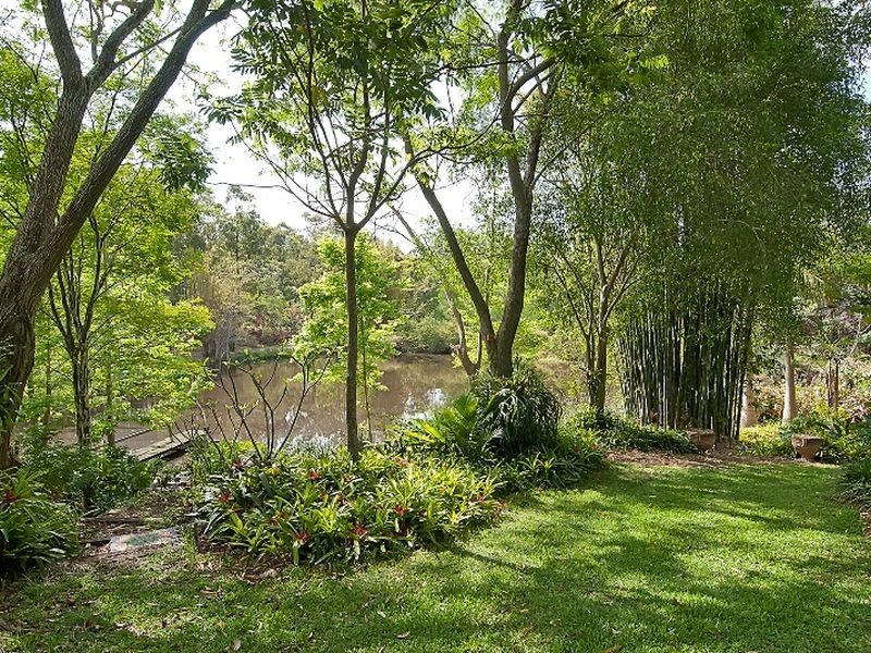 10 Armstrong Road, Belivah QLD 4207