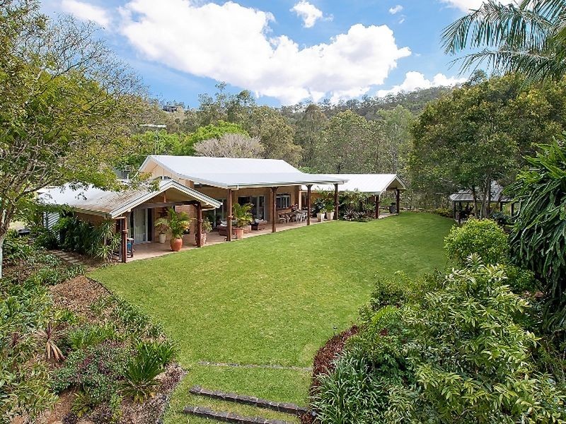 10 Armstrong Road, Belivah QLD 4207