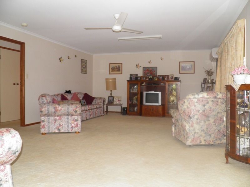6 Ermington Street, Daisy Hill QLD 4127