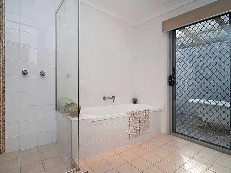 18 Aerie Court, Springwood QLD 4127