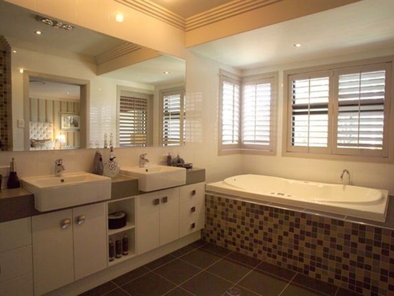 7 John Markwell Parade, Daisy Hill QLD 4127