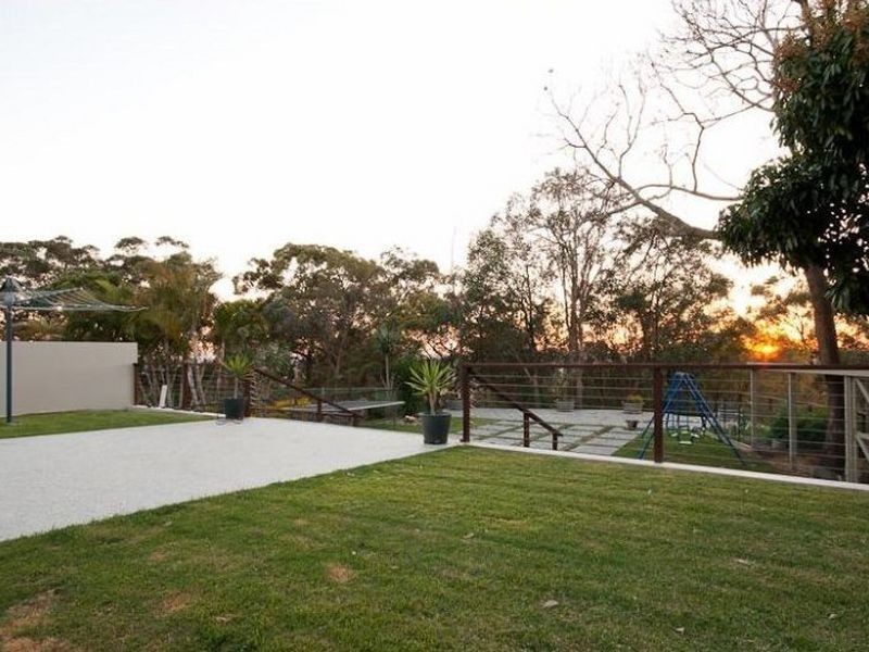 1 Aerie Court, Springwood QLD 4127