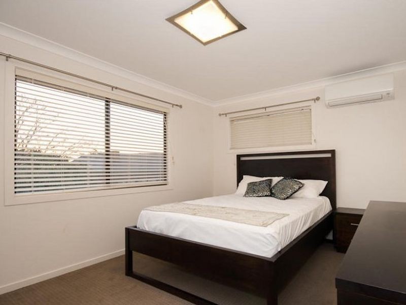 1 Aerie Court, Springwood QLD 4127