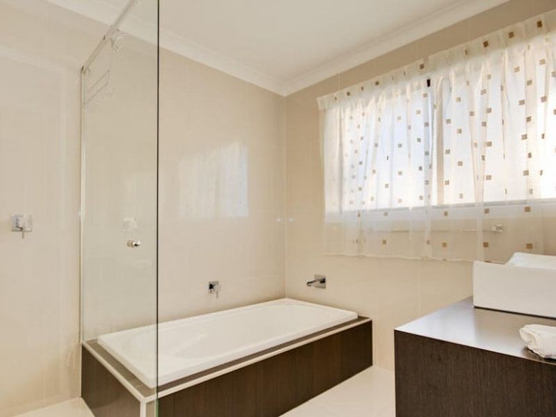 1 Aerie Court, Springwood QLD 4127