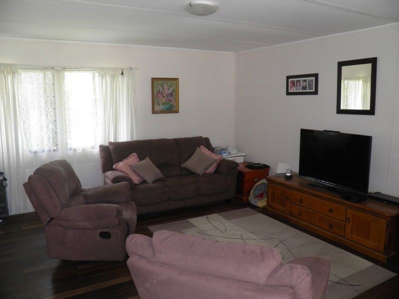 11 Mayflower Street, Daisy Hill QLD 4127