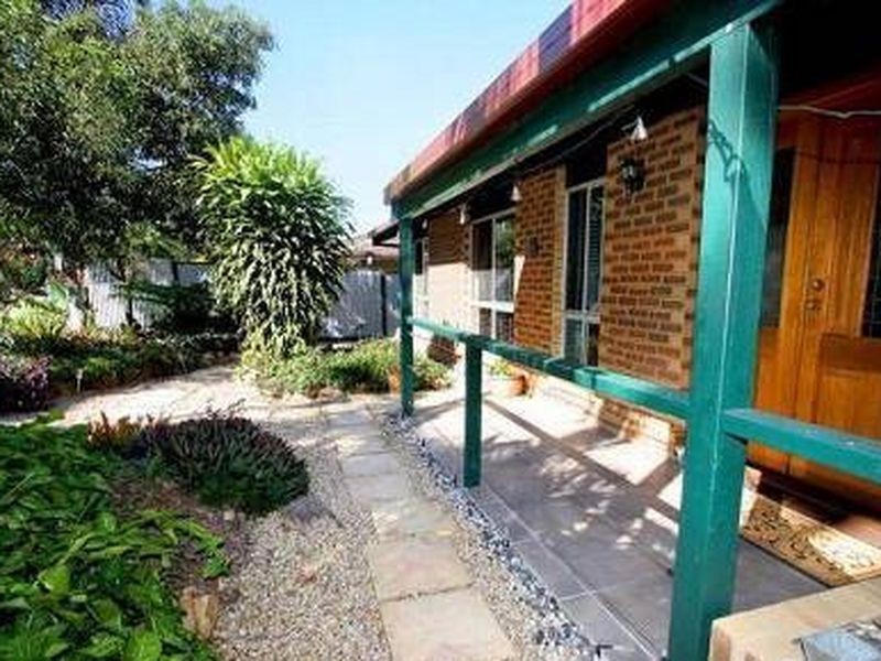 5 Deloraine Drive, Springwood QLD 4127