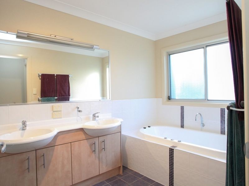 173 Dennis Road, Springwood QLD 4127