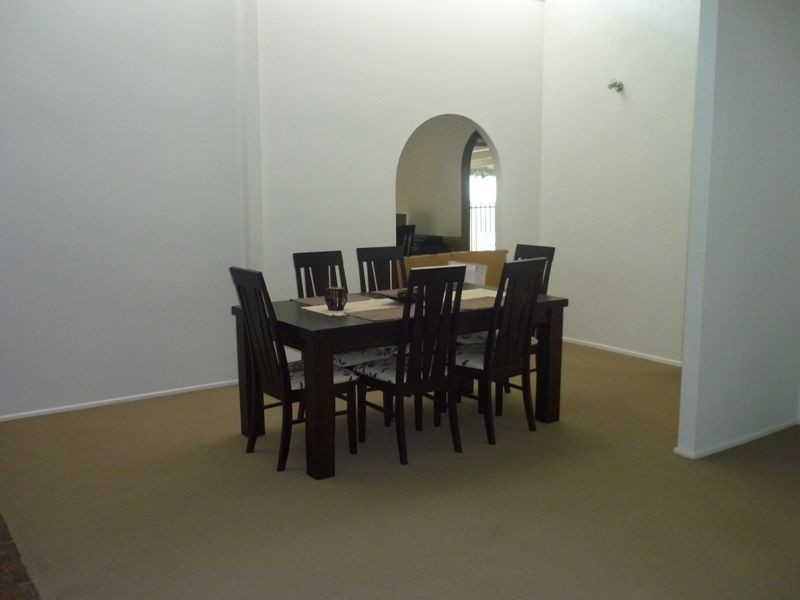 41 Barbaralla Drive, Springwood QLD 4127