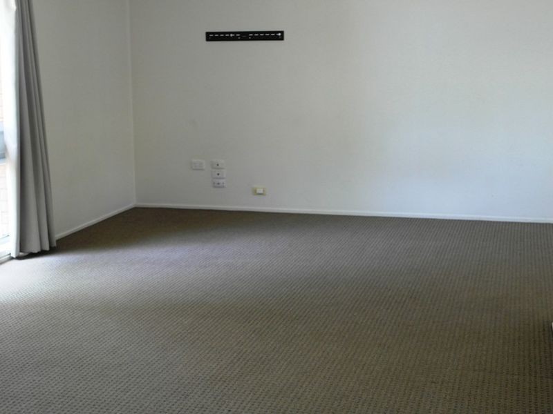 3 Village Drive, Daisy Hill QLD 4127