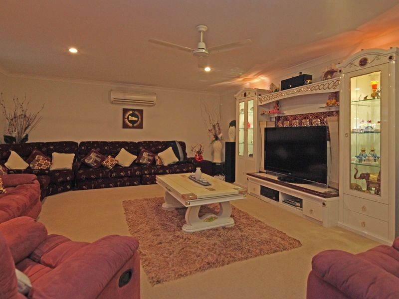 51 Lakeview Drive, Logan Reserve QLD 4133