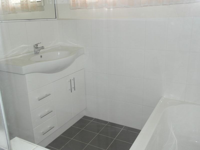 60 Peverell Street, Hillcrest QLD 4118