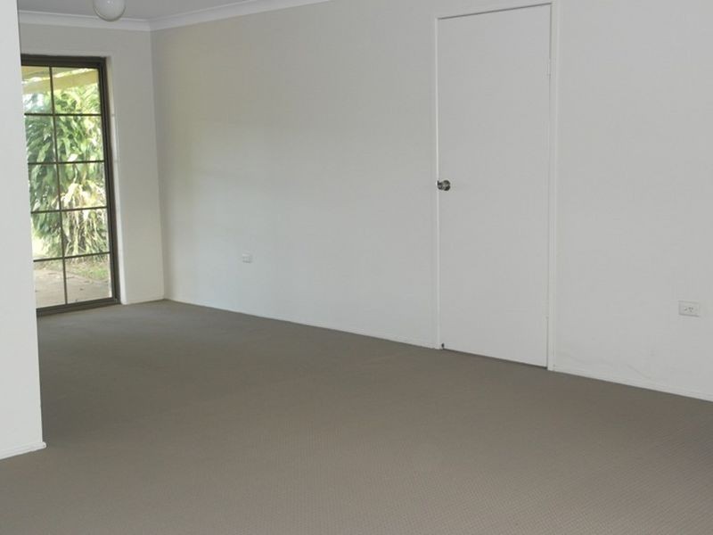 60 Peverell Street, Hillcrest QLD 4118