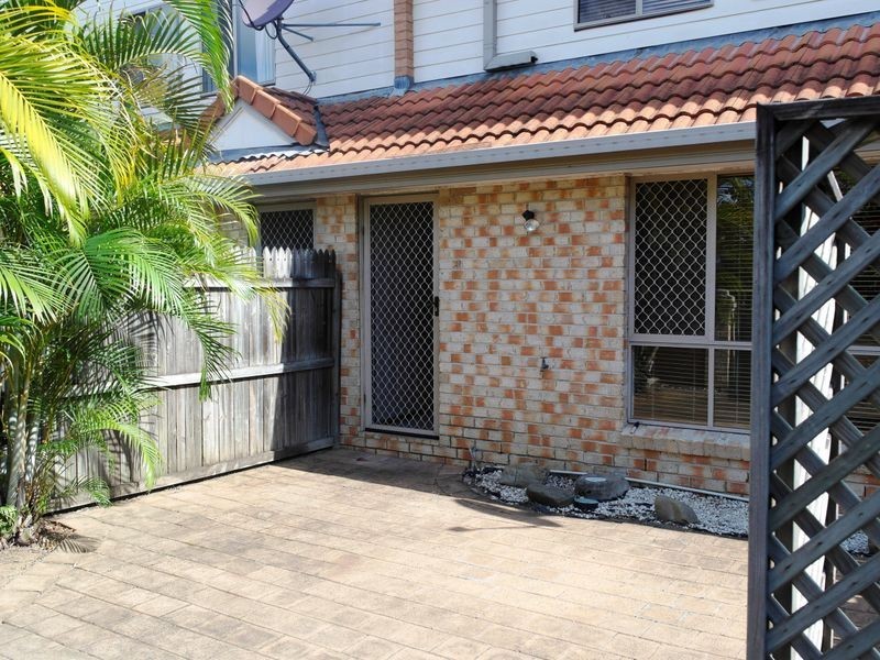 3/2 Efymia Court, Daisy Hill QLD 4127