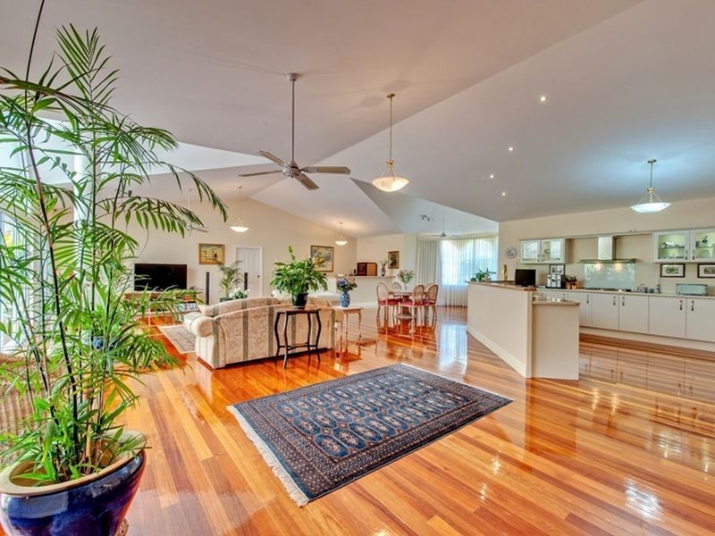 108 Dennis Road, Springwood QLD 4127