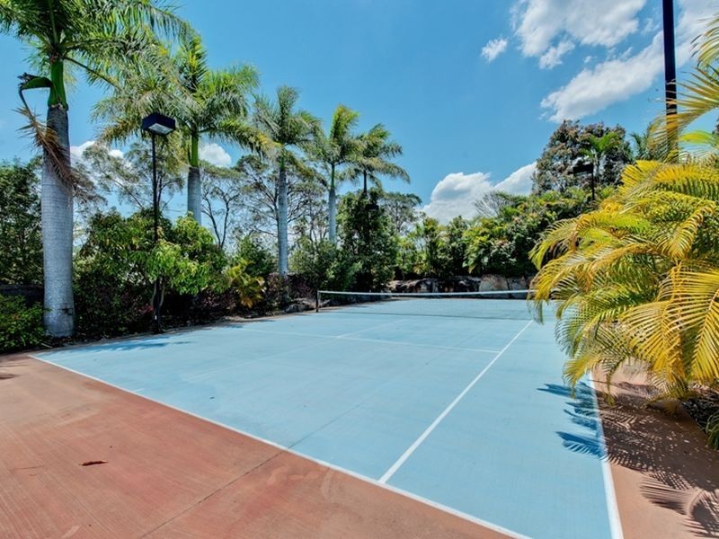 108 Dennis Road, Springwood QLD 4127