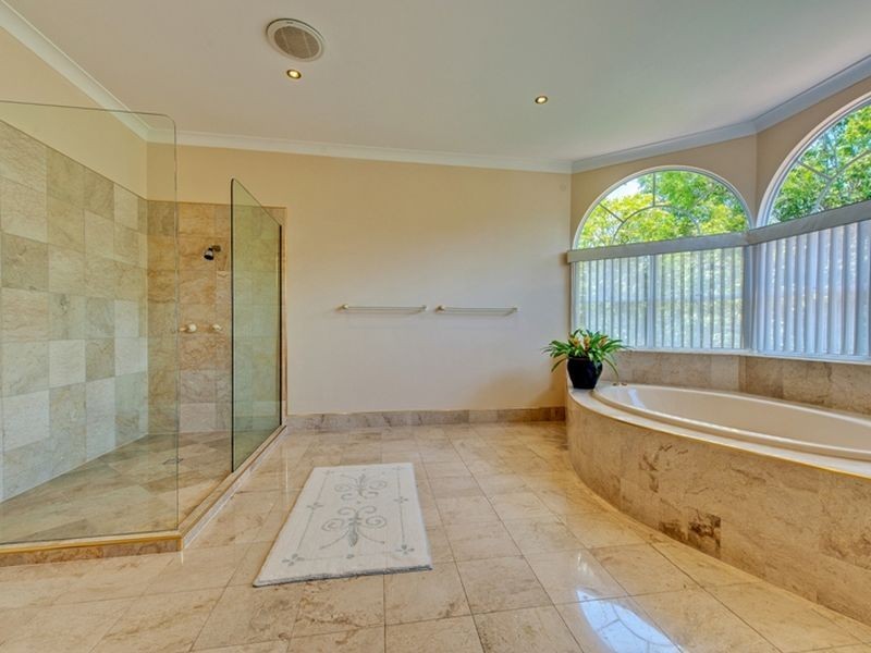 108 Dennis Road, Springwood QLD 4127