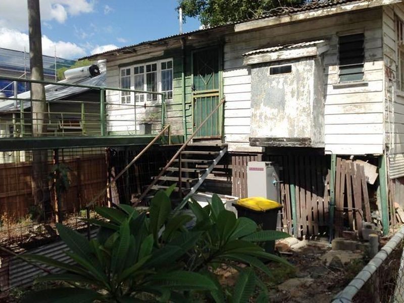 890 Logan Road, Holland Park West QLD 4121