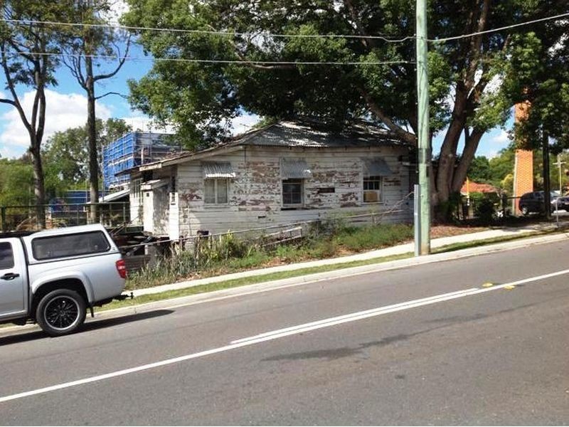 890 Logan Road, Holland Park West QLD 4121