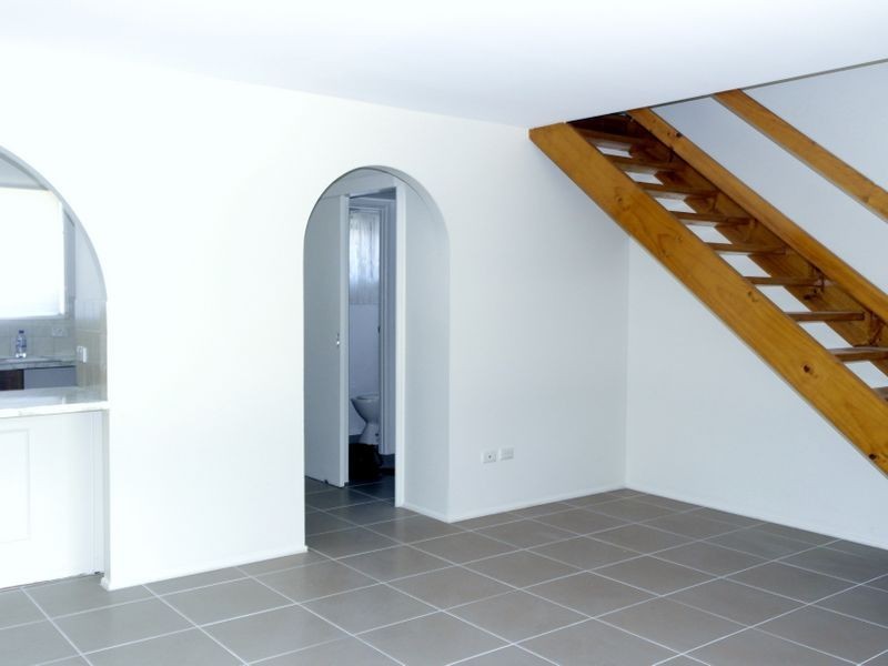 2/18 Old Chatswood Road, Daisy Hill QLD 4127