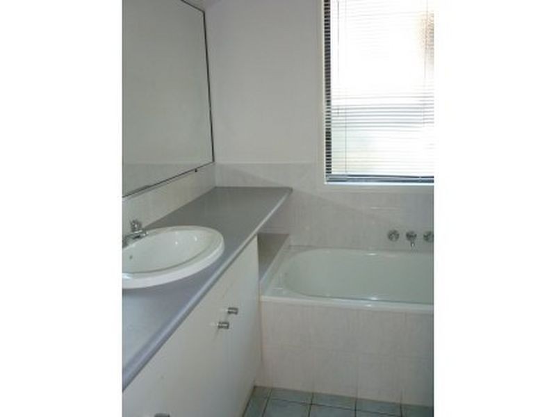 66 Kununurra Cres, Shailer Park QLD 4128