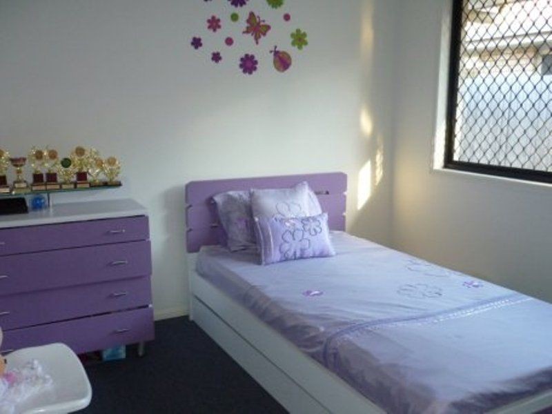 13 Innes Close, Parkinson QLD 4115