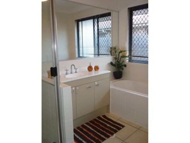 13 Innes Close, Parkinson QLD 4115