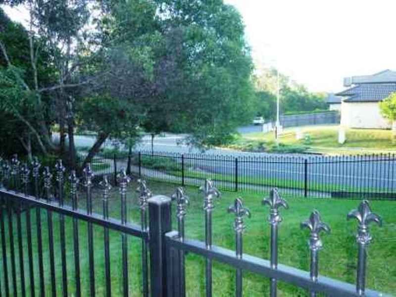 13 Innes Close, Parkinson QLD 4115