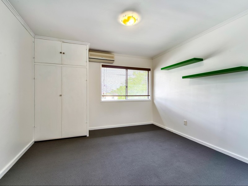 12 Chuter Street, Stafford Heights QLD 4053