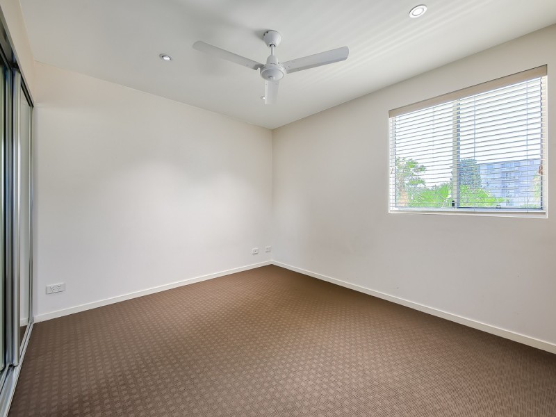 206/20 Playfield Street, Chermside QLD 4032