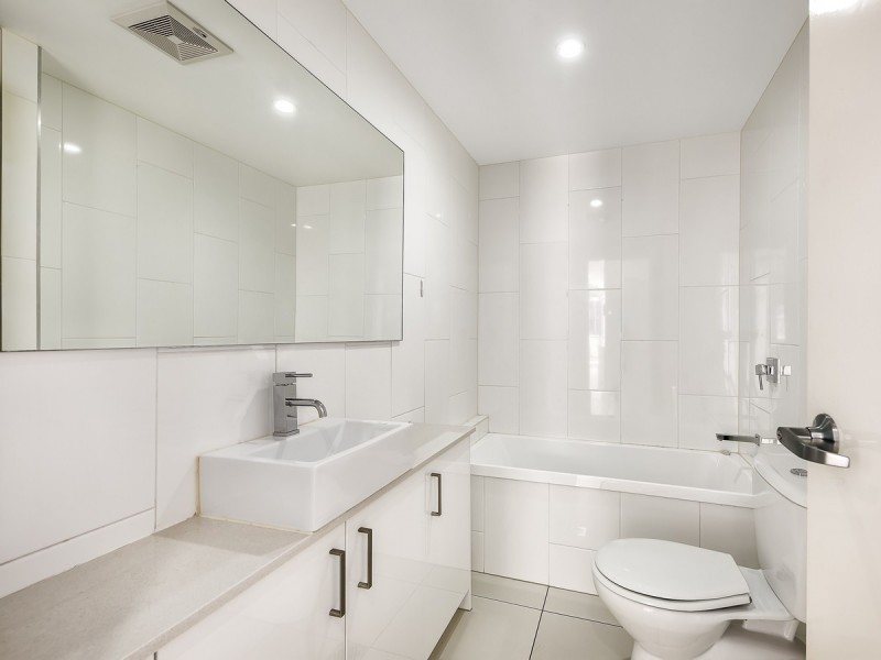 206/20 Playfield Street, Chermside QLD 4032