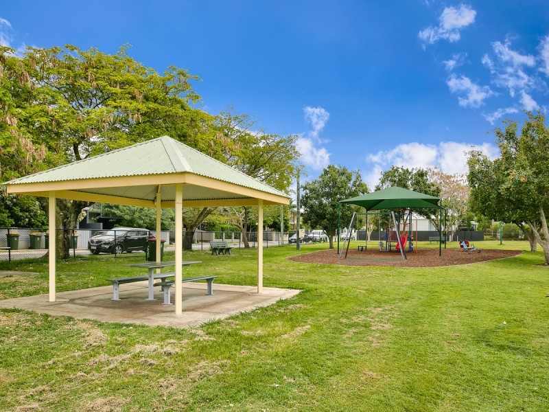 23 Buddina Street, Stafford QLD 4053