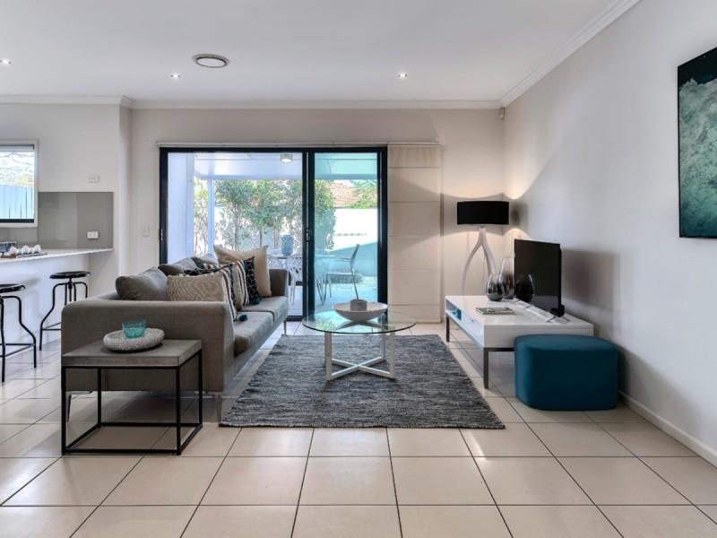 9/265 Cavendish Road, Coorparoo QLD 4151