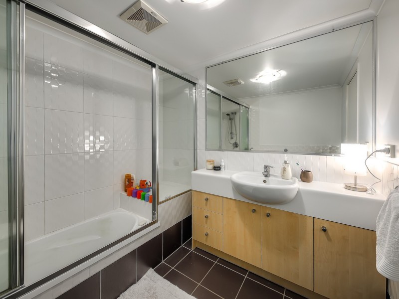 2/11 Onslow Street, Ascot QLD 4007