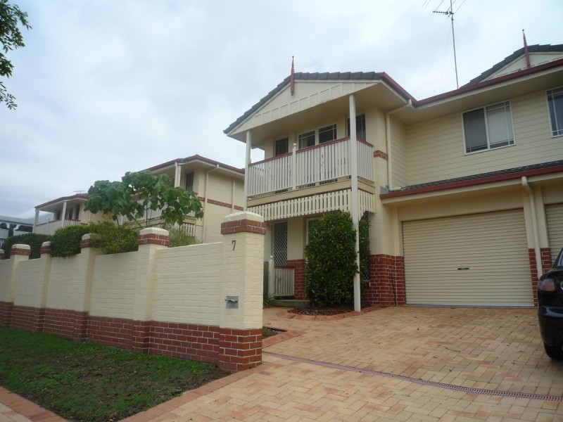 11 Conon Street, Wooloowin QLD 4030