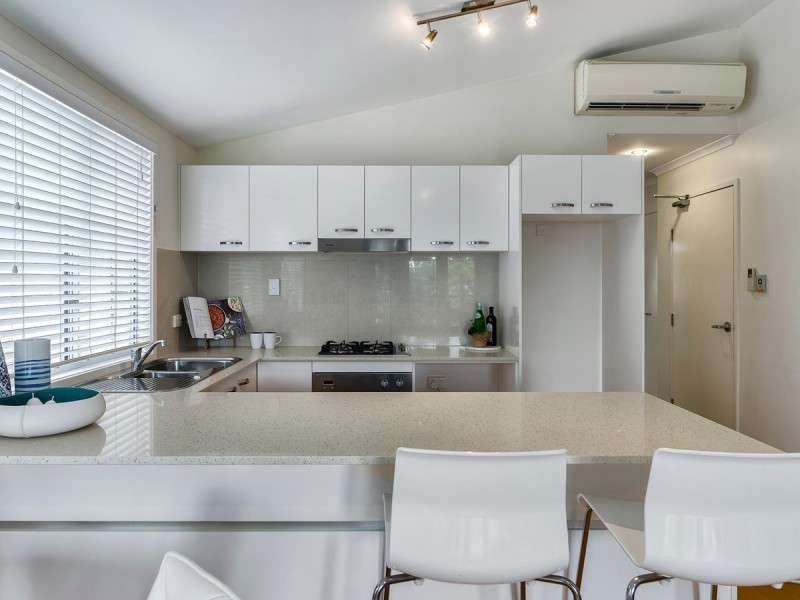 2/54 Gamelin Crescent, Stafford QLD 4053